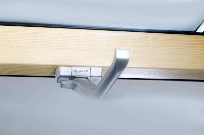 Мансардное окно FTP-V (CH) со среднеповоротным типом открывания Мансардное окно FTP-V (CH) со среднеповоротным типом открывания