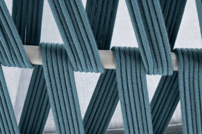 "Диего" диван 2-местный плетеный из роупа, каркас алюминий светло-серый (RAL7035) муар, роуп бирюзовый круглый, ткань светло-серая