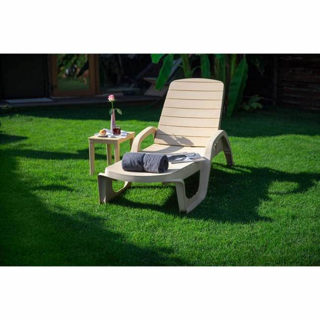 Шезлонг пластиковый Амстердам (бежевый)