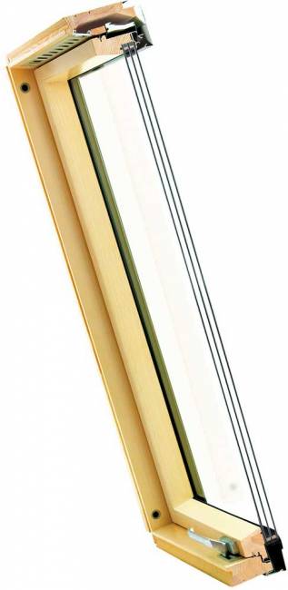 Деревянное мансардное окно FTS-V U4 со среднеповоротным открыванием