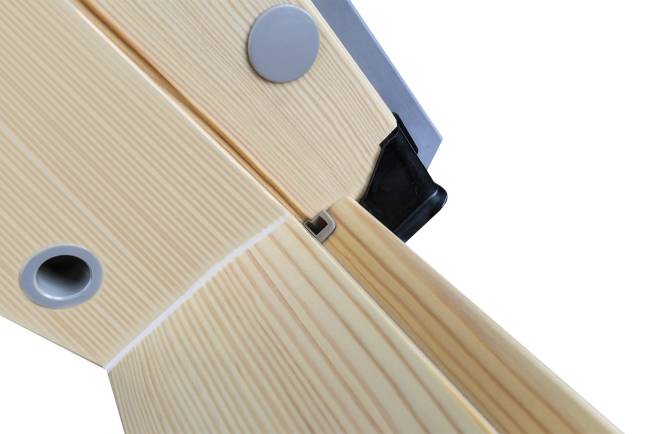 Деревянное мансардное окно FTP-V P2 со среднеповоротным открыванием