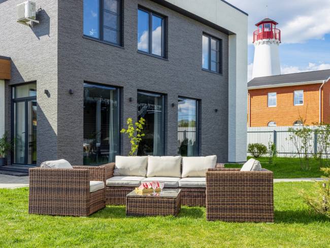 Лаунж-зона KARL с трёхместным диваном (коричневая) Лаунж-зона KARL с трёхместным диваном (коричневая)