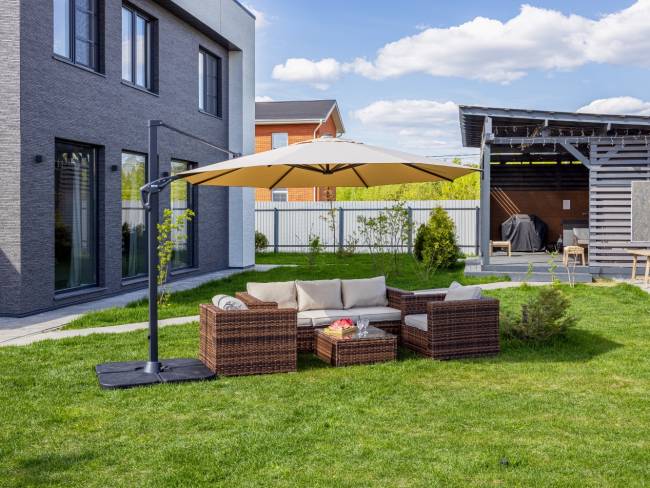 Лаунж-зона KARL с трёхместным диваном (коричневая) Лаунж-зона KARL с трёхместным диваном (коричневая)